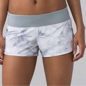 Lululemon Light Cast Women's Shorts-2.5"‎ inseam